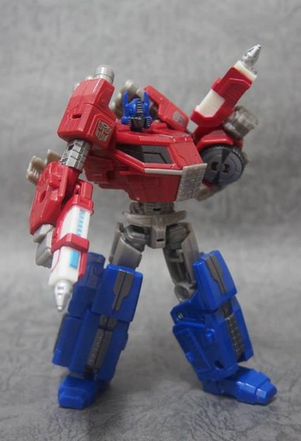 KFC KP 01UM Shoulder And Missile Kits For Fall Of Cybtertron Ultra Magnus And Optimus Prime  (21 of 28)